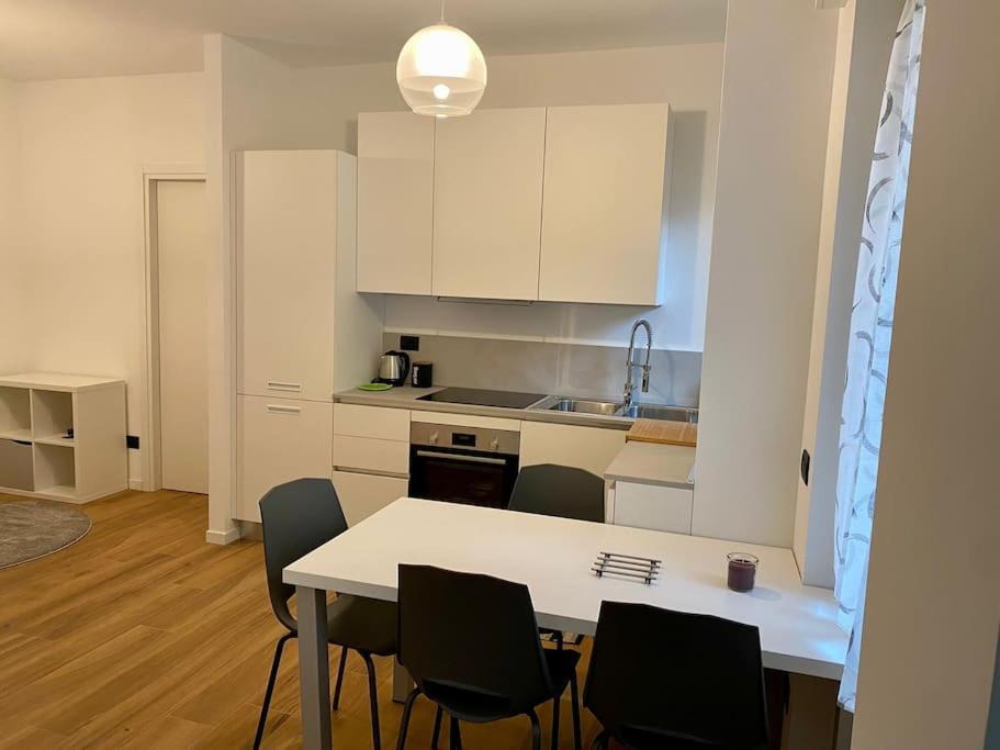 Casa Motti, Accogliente Appartamento Ristrutturato In Repubblica Milan Bagian luar foto