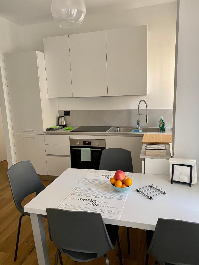 Casa Motti, Accogliente Appartamento Ristrutturato In Repubblica Milan Bagian luar foto