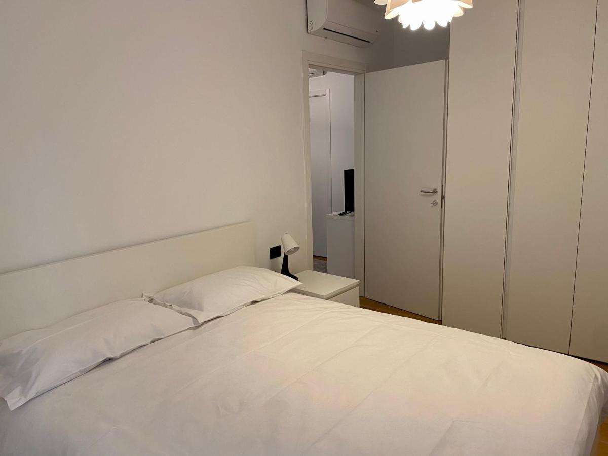 Casa Motti, Accogliente Appartamento Ristrutturato In Repubblica Milan Bagian luar foto
